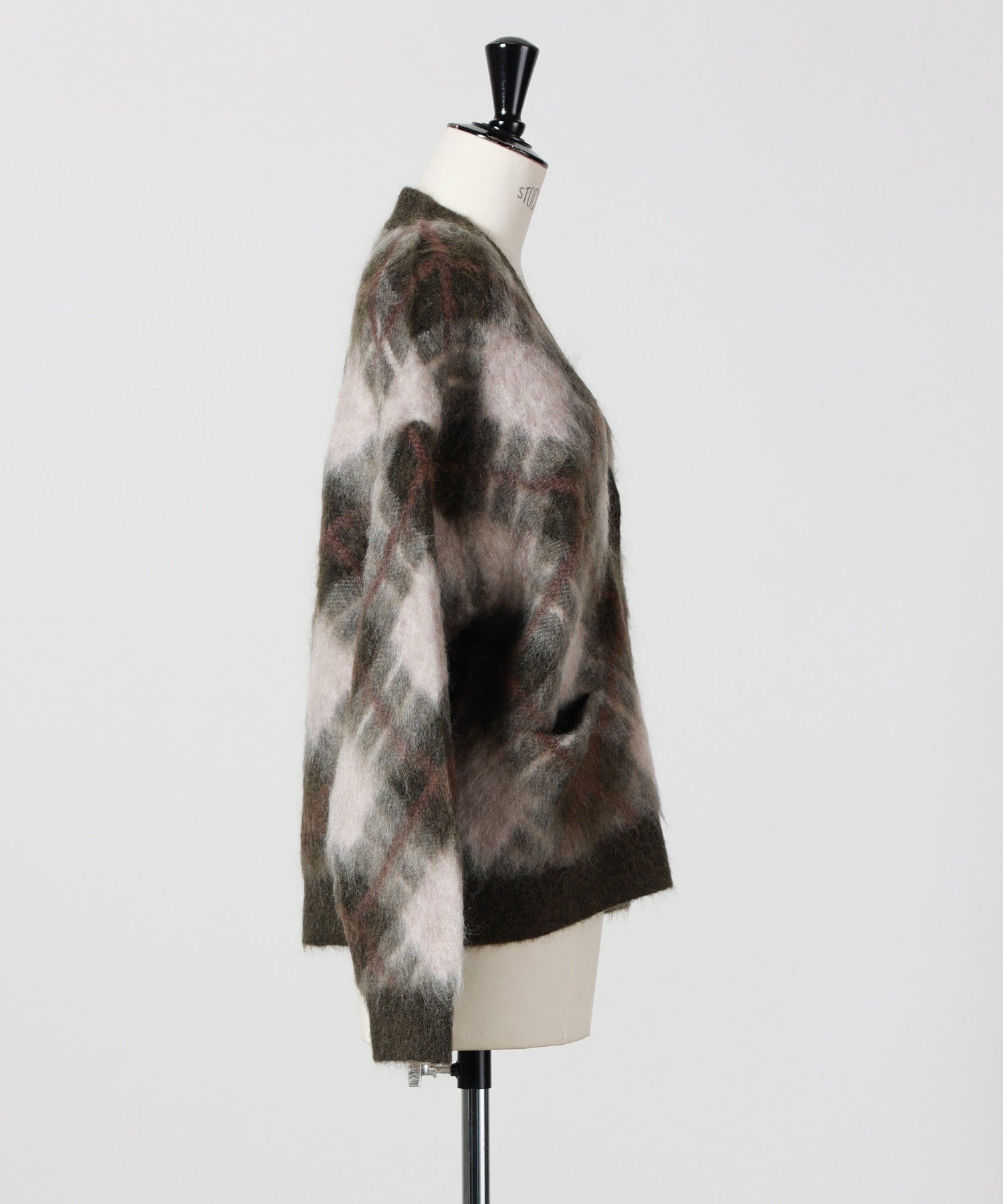 Acne Studios(アクネストゥディオズ)】 Vネックモヘアカーディガン