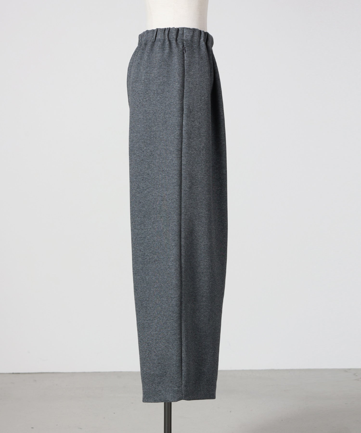 ENFOLD CURVE CROPPED-PANTS WOMEN(レディース) ディテール
