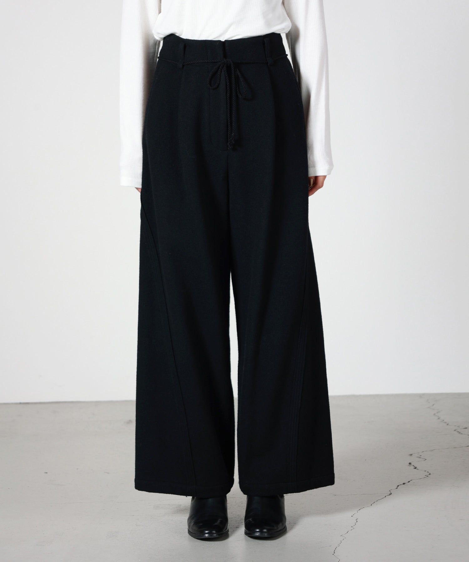 muller of yoshiokubo(ミュラーオブヨシオクボ)】 MELLOW WOOL PANTS
