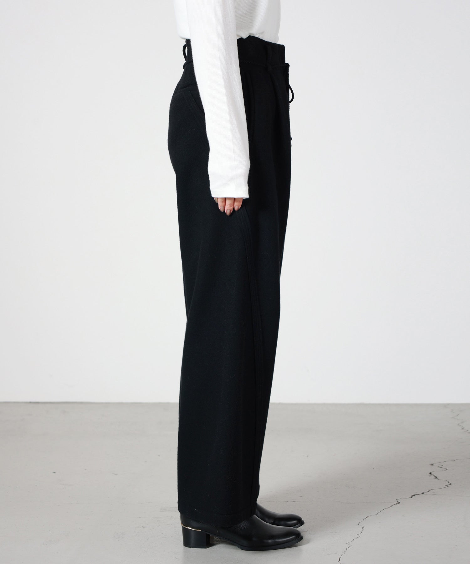 muller of yoshiokubo(ミュラーオブヨシオクボ)】 MELLOW WOOL PANTS