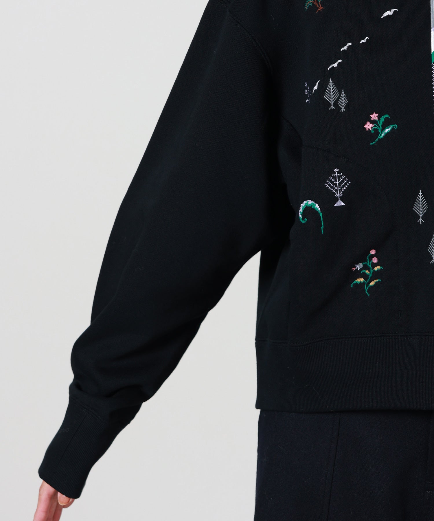 Mame Kurogouchi(マメ クロゴウチ)】 Landscape Embroidery Half