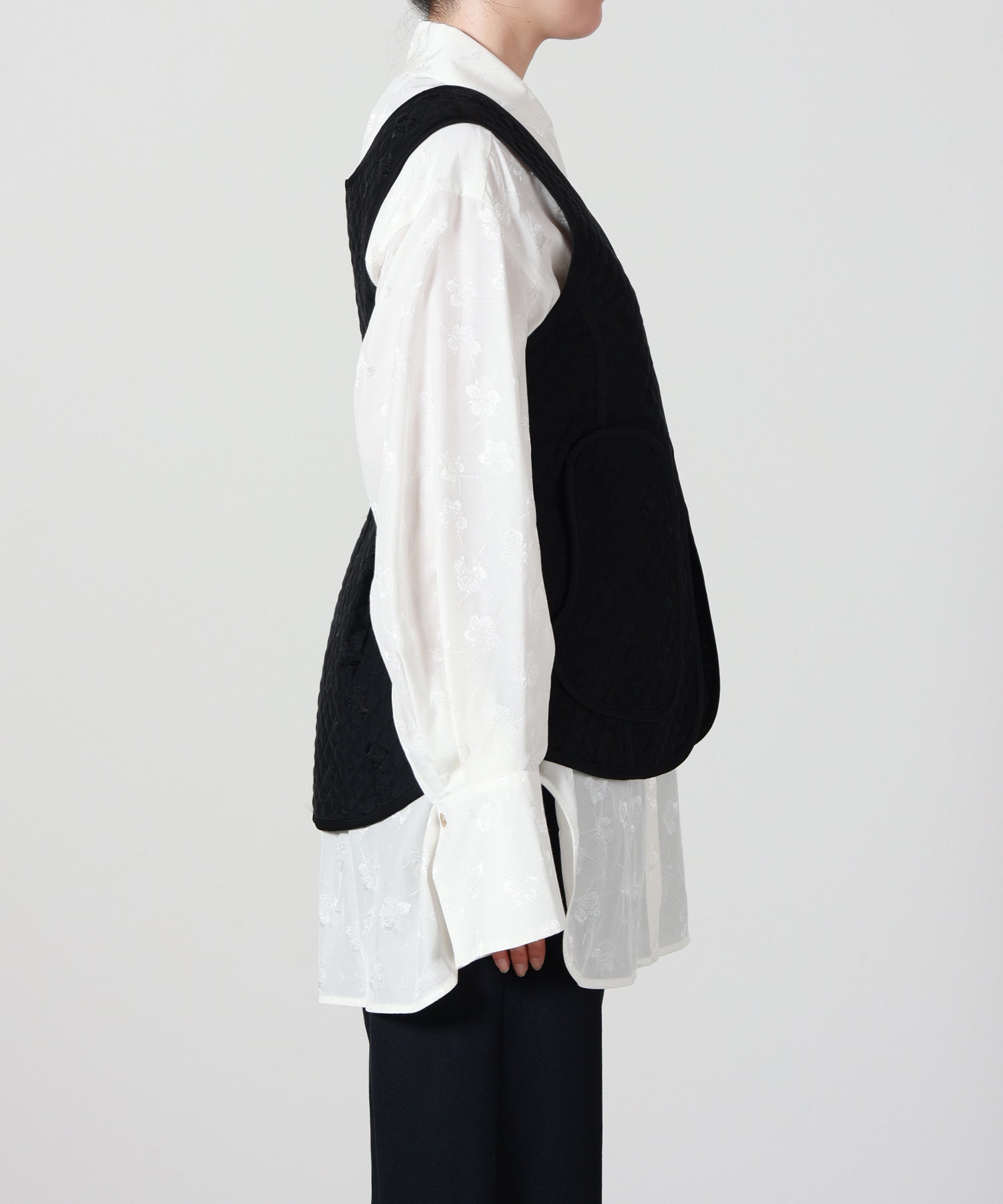Mame Kurogouchi(マメ クロゴウチ)】 Floral Jacquard Quilting Vest