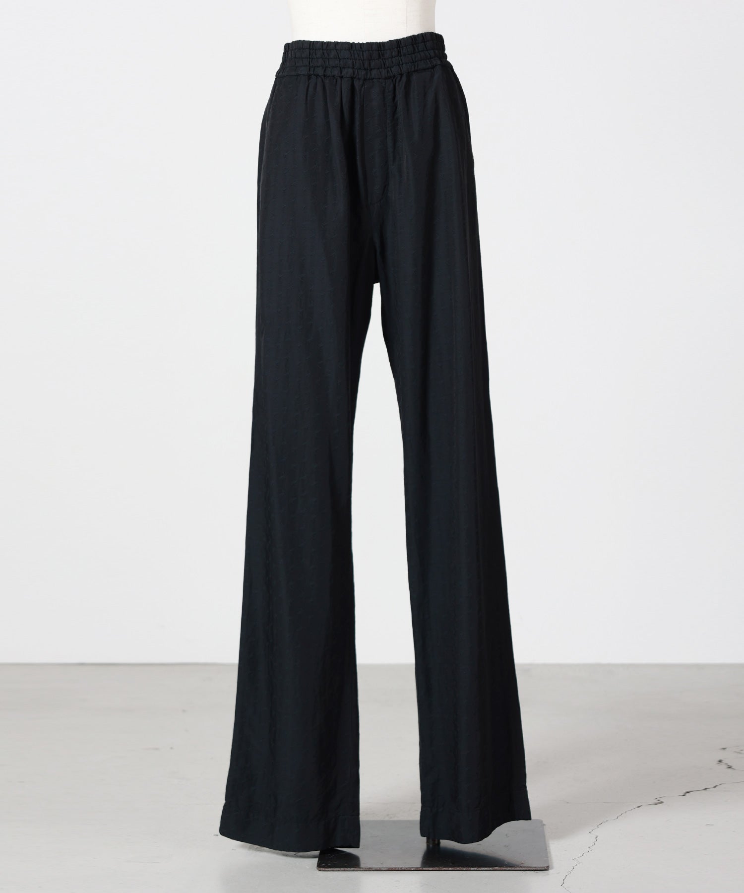 900(BLACK)