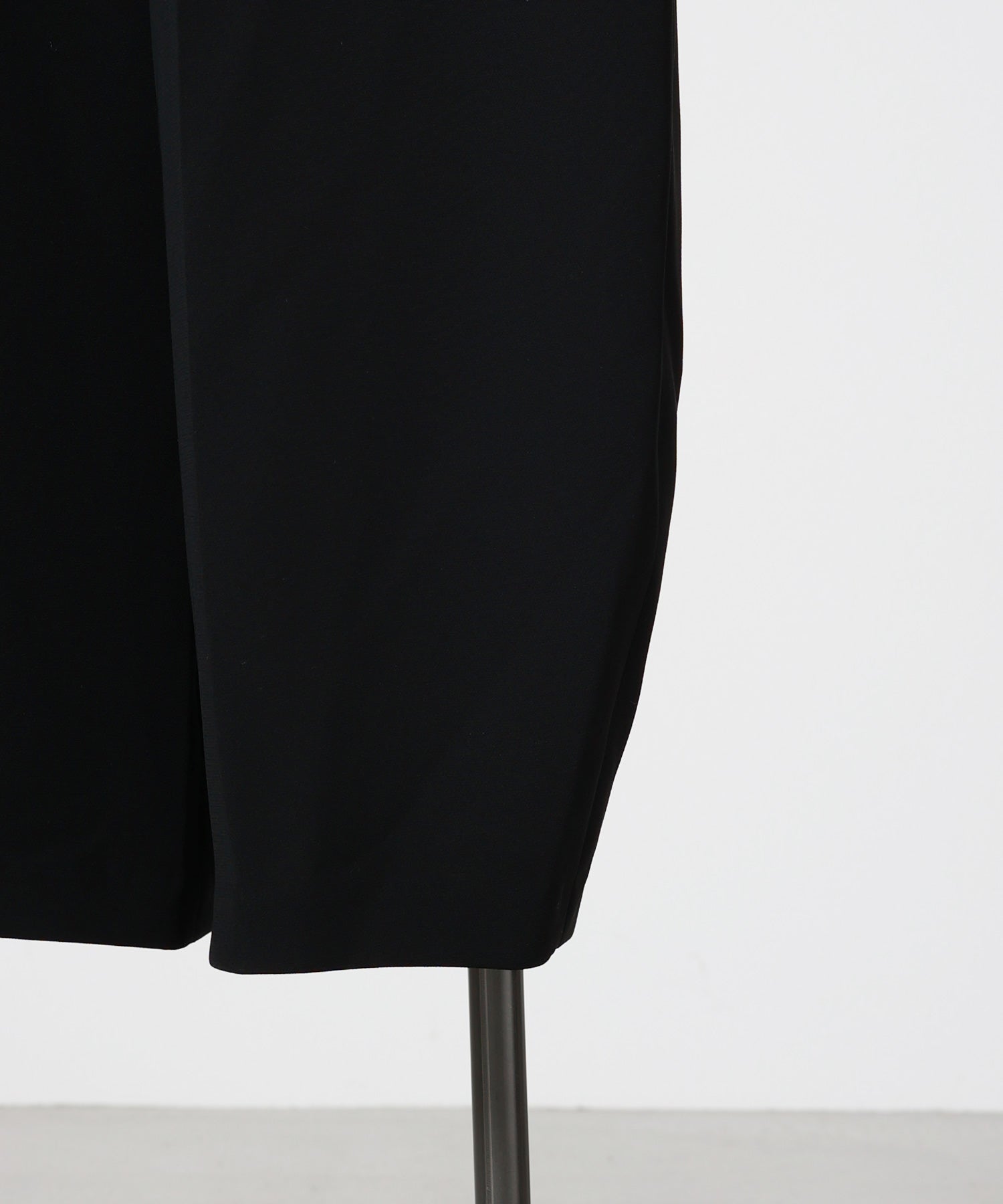 ENFOLD(エンフォルド)】 STRAIGHT COCOON PANTS｜PARIGOT ONLINE