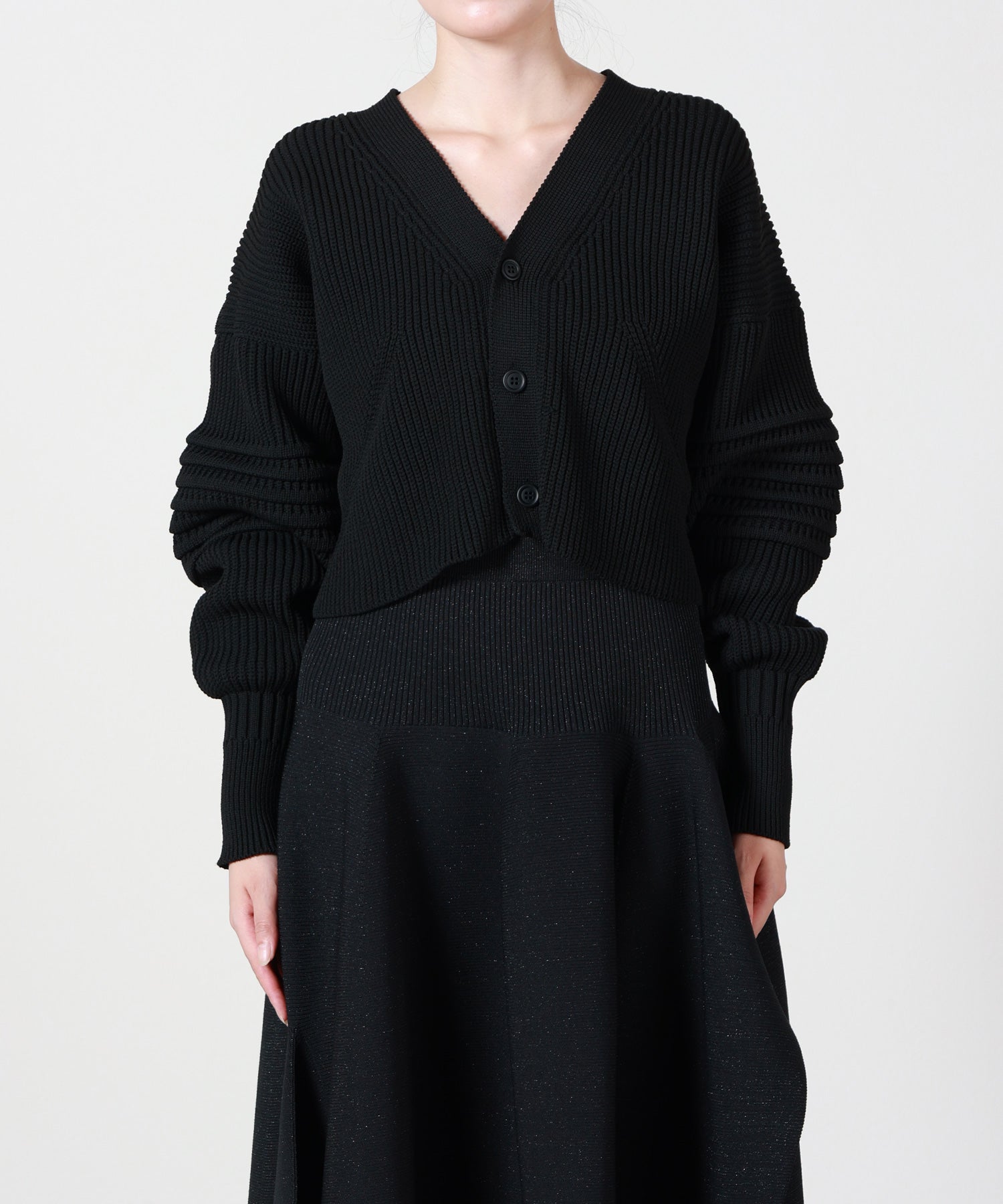 CFCL(シーエフシーエル)】 LOW GAUGE CROPPED CARDIGAN｜PARIGOT
