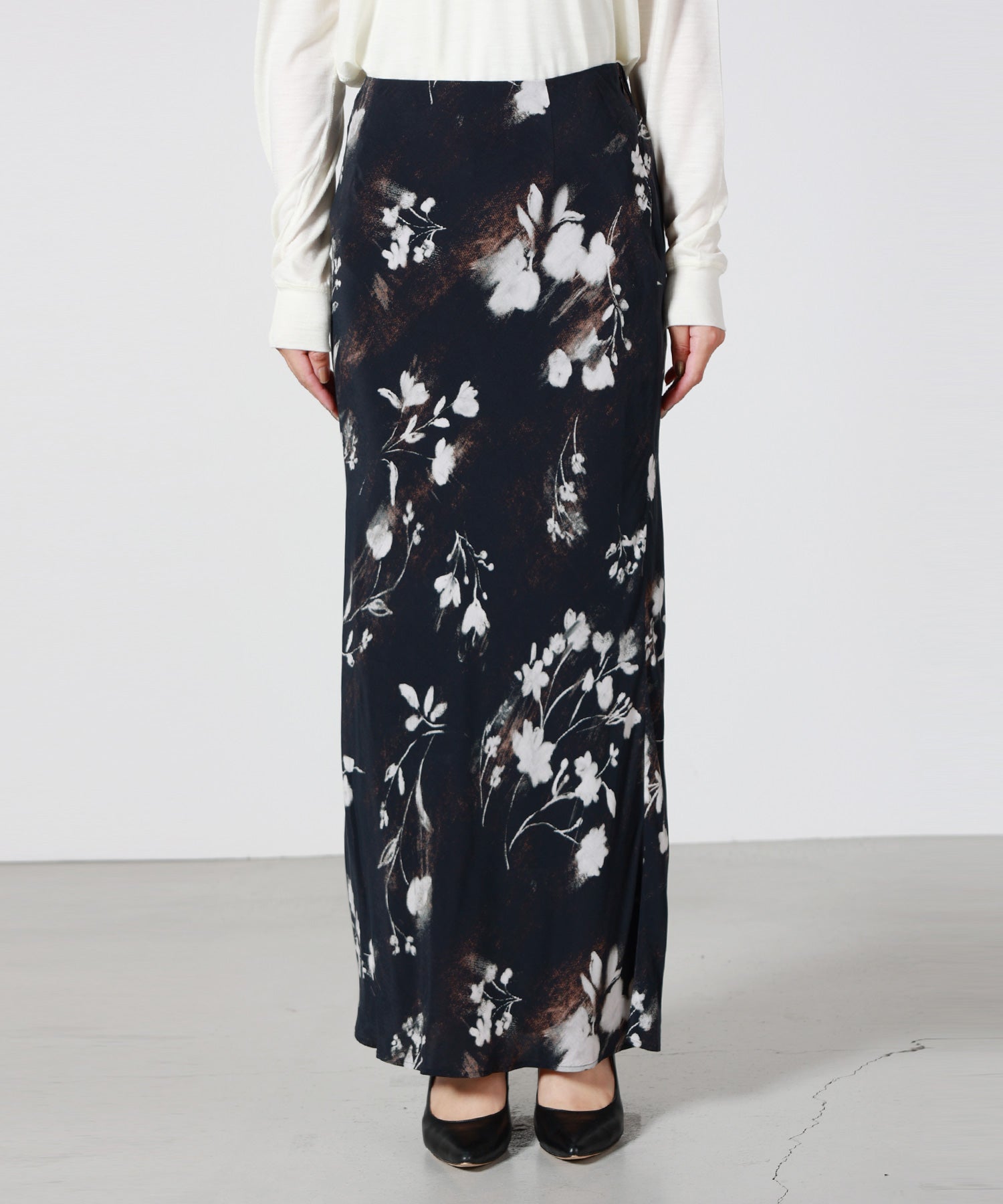 SACRA(サクラ)】 BLURRED FLORA SKIRT｜PARIGOT ONLINE（パリゴ