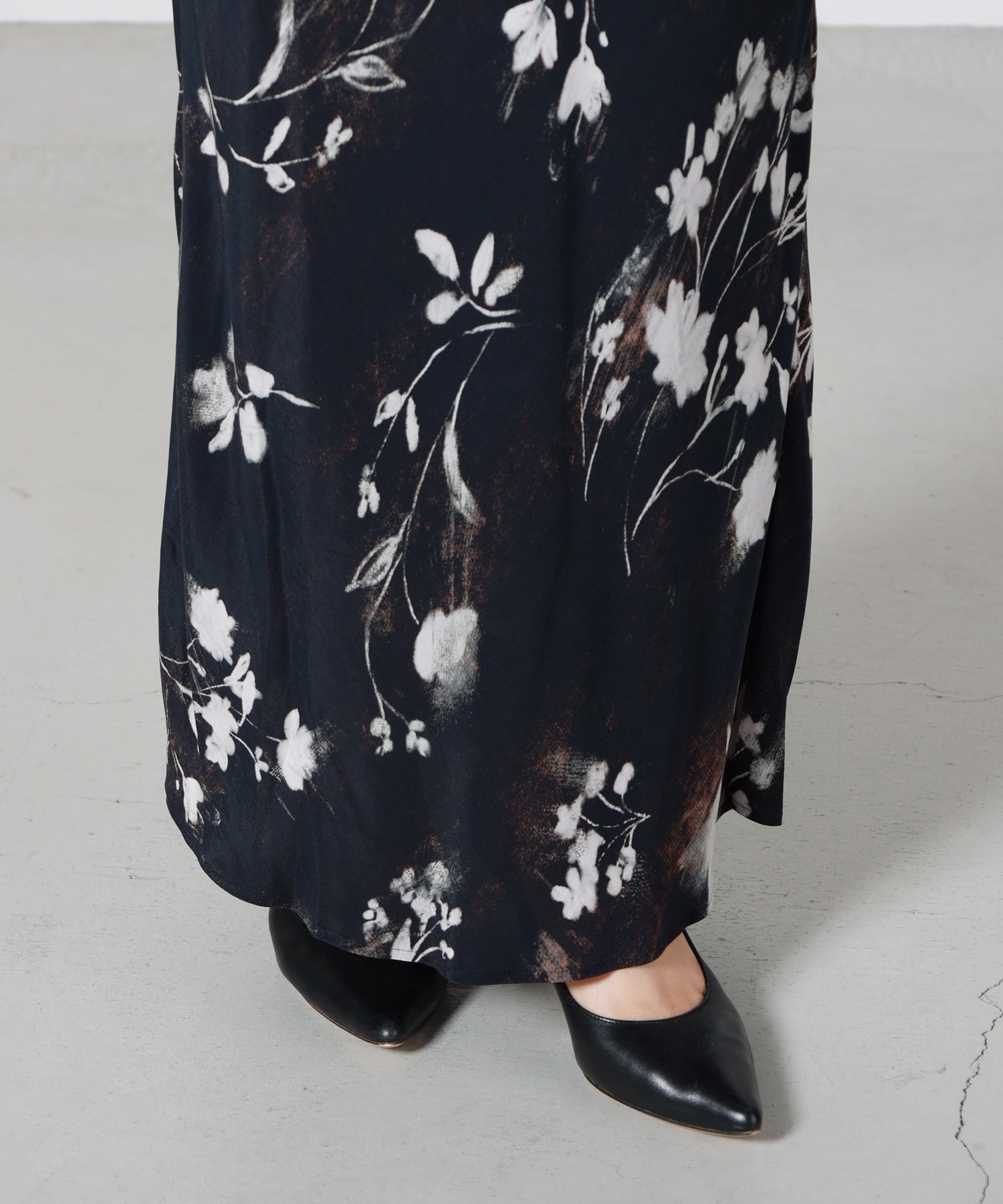 SACRA(サクラ)】 BLURRED FLORA SKIRT｜PARIGOT ONLINE（パリゴ