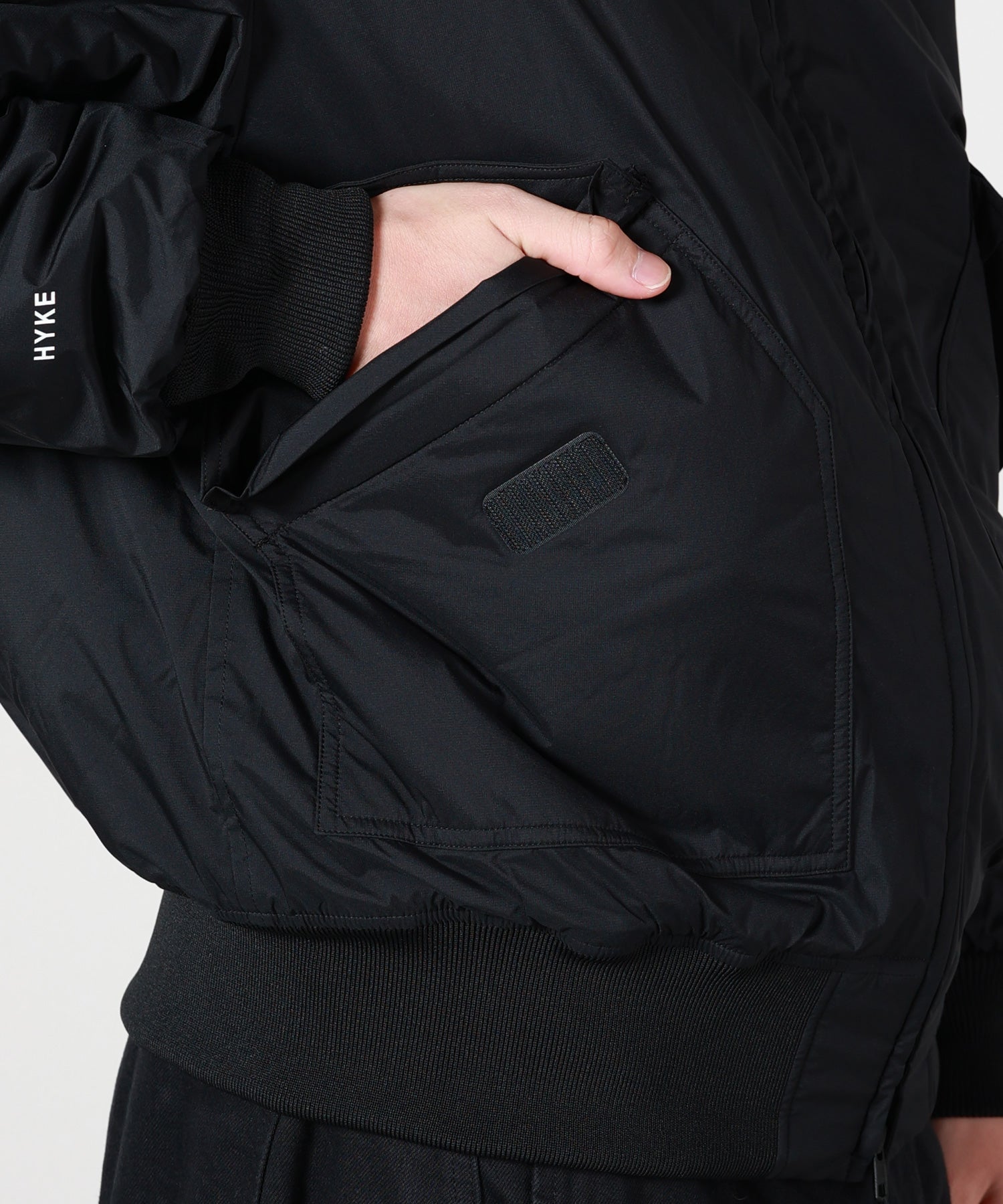 PERTEX TYPE CWU JACKET 袖ロゴとポケット