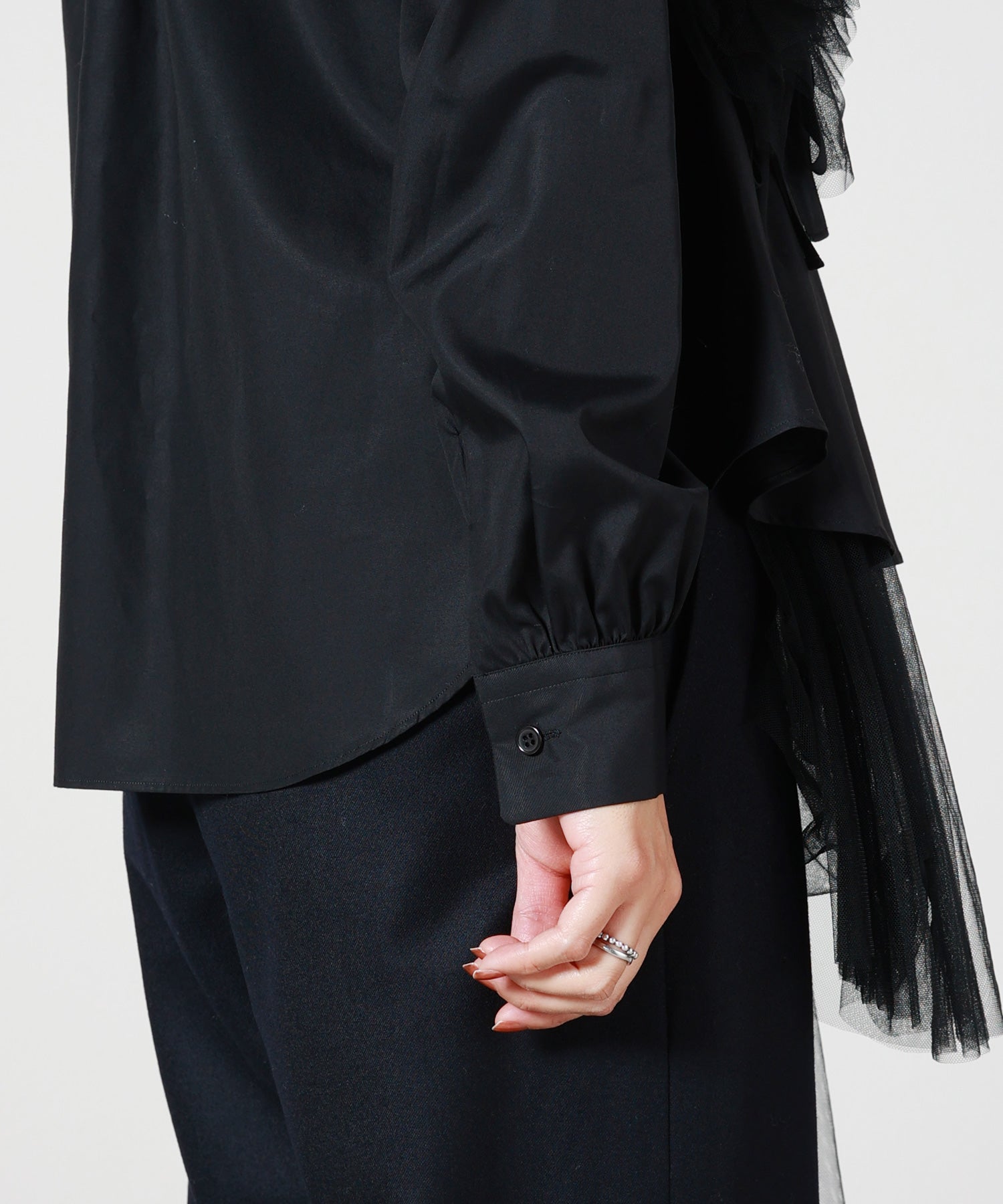 noir kei ninomiya(ノワール ケイニノミヤ)】 チュールデザインシャツ